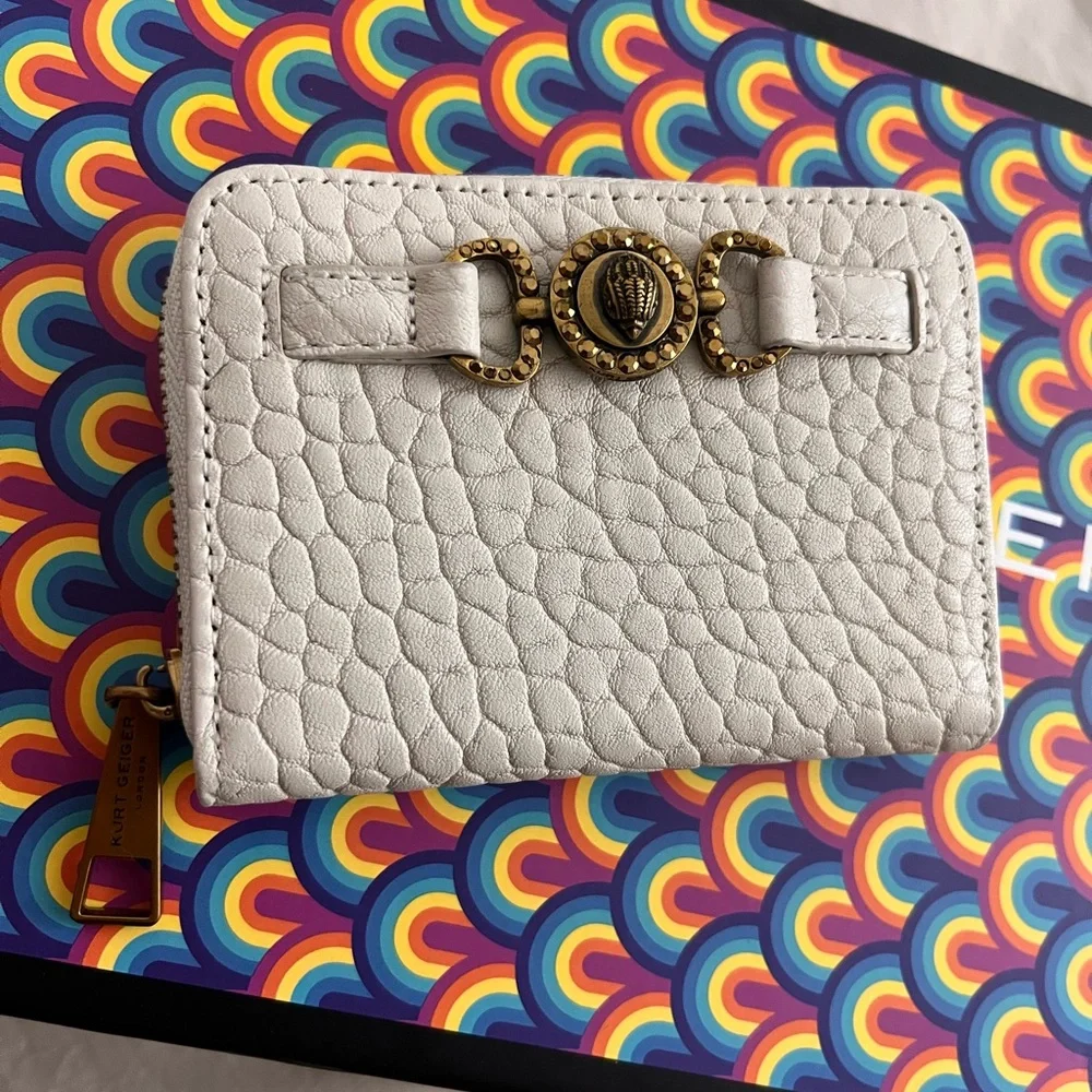 ✨Kurt Geiger White Pebbled Wallet with Gold Detail - Picture 1 of 6
